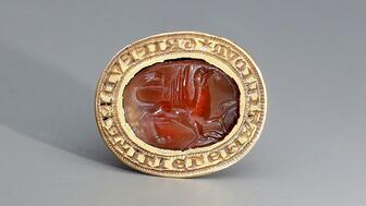 14th century gold seal ring
