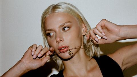 The “Stephanie Gottlieb x Sofer Jewelry” collection marks Stephanie Gottlieb’s entrance into the wholesale market and is Sofer Jewelry’s first branded fashion lab-grown diamond collection. It uses 14-karat gold and lab-grown diamonds. Stephanie Gottlieb Wholesale Lab-Grown Collection