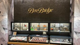 Ben Bridge Jeweler Honolulu boutique