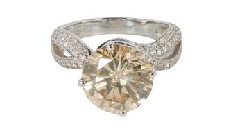 Dionne Warwick brown diamond ring from Sultan of Brunei