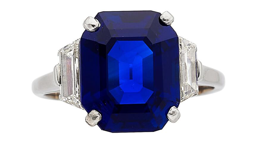 Kashmir sapphire ring