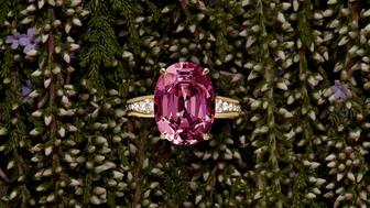 Pragnell, a UK-based fine jewelry brand, has unveiled the first three pieces in its new jewelry collection featuring Kitulo garnet. Pragnell Kitulo Garnet collection
