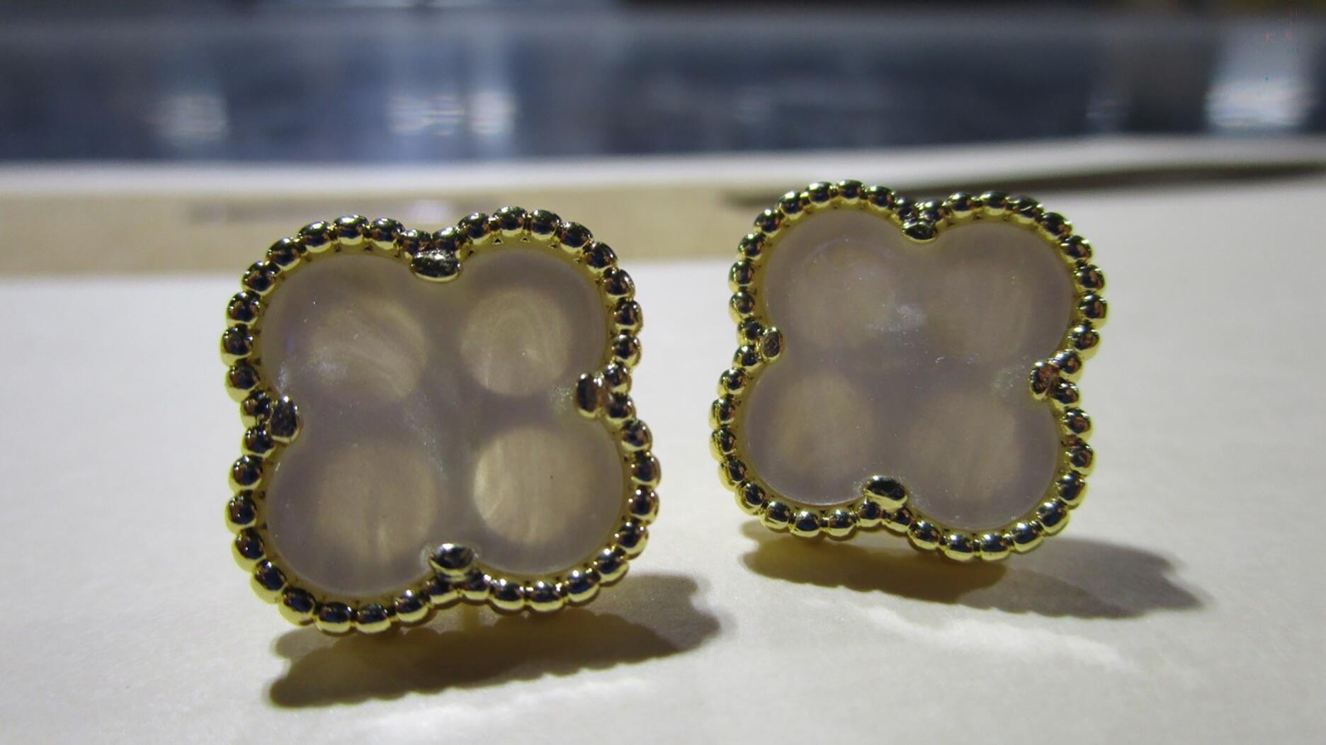 Fake Van Cleef & Arpels Alhambra earrings