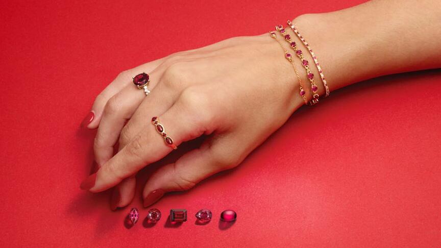 A new category, “Stuller Color of the Year,” will debut at the 2026 AGTA Spectrum & Cutting Edge Awards. Stuller color of the year 2026 Signature Red jewelry and gemstones