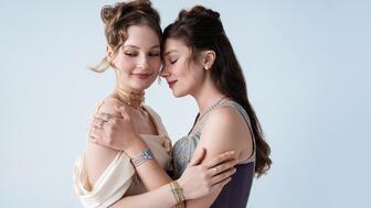 Hannah Dodd and Claudia Jessie in Pandora Bridgerton campaign 
